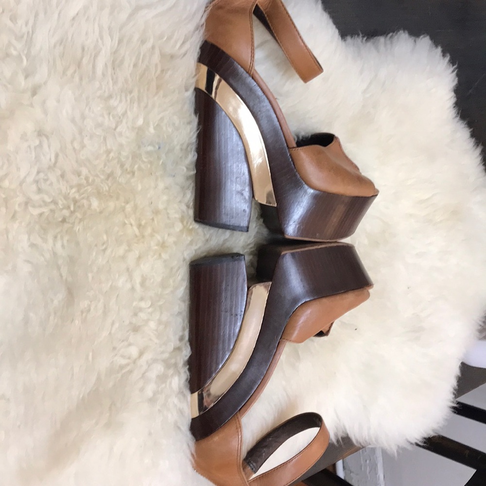 Leather Vince Camuto platform wedge heels - Picture 3 of 9